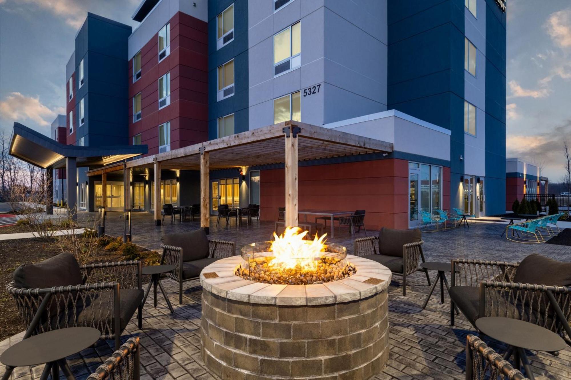 Towneplace Suites By Marriott Geneva At Spire Academy Exterior photo